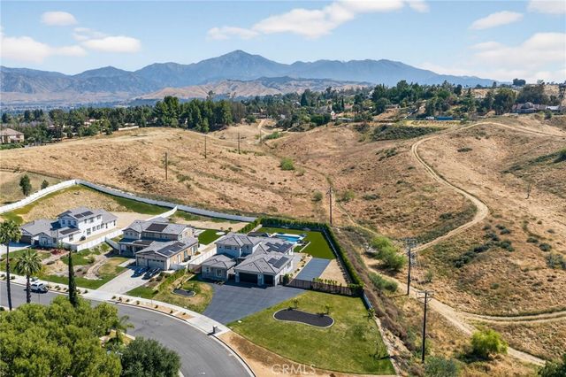 743 Buckingham Drive, Redlands, CA 92374