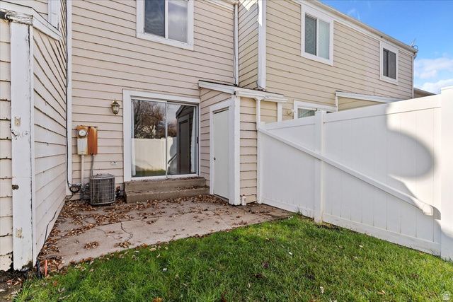586 W 1950 N, Centerville, UT 84014