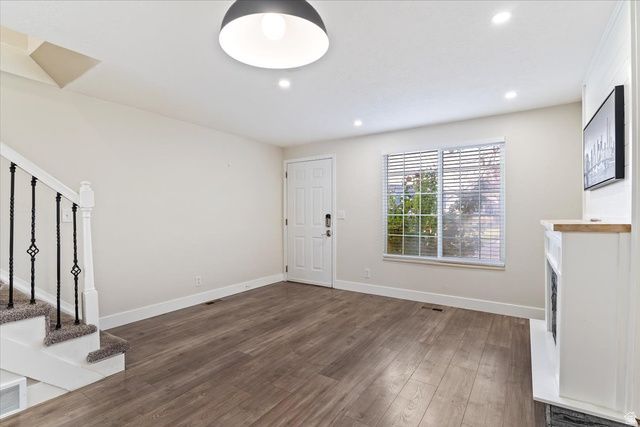 586 W 1950 N, Centerville, UT 84014