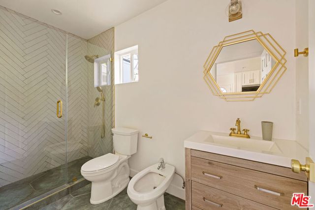 11855 Tiara Street, Valley Village, CA 91607