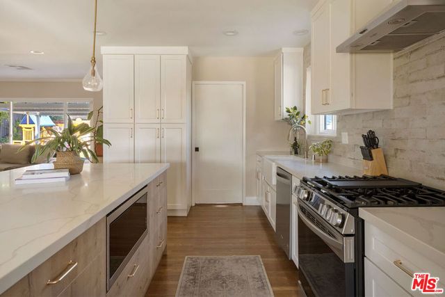 11855 Tiara Street, Valley Village, CA 91607