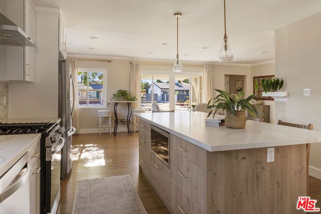 11855 Tiara Street, Valley Village, CA 91607