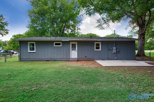 2406 Shady Lane NW, Huntsville, AL 35810