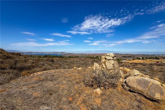 1 Heizer Drive, Perris, CA 92570
