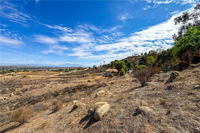 1 Heizer Drive, Perris, CA 92570