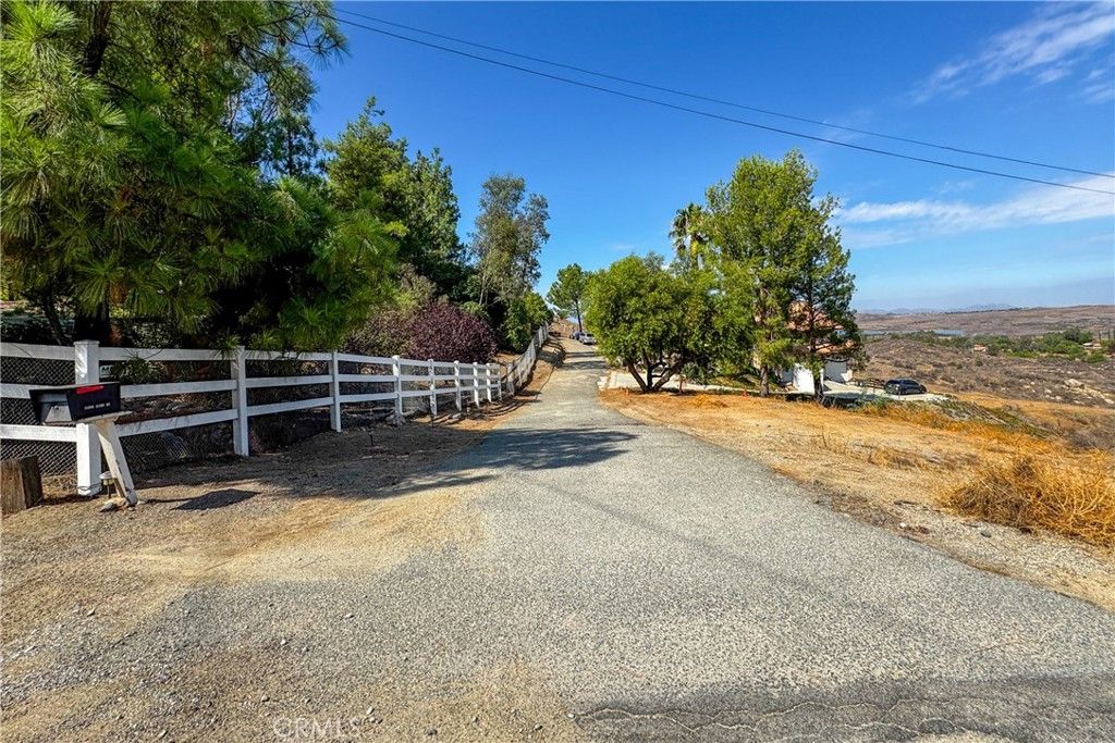 1 Heizer Drive, Perris, CA 92570