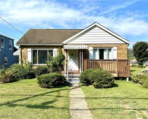 1711 Pleasant Avenue, Wellsburg, WV 26070