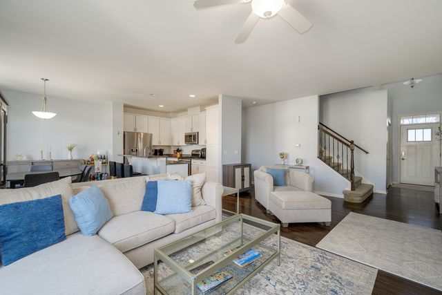 2368 N Brett Lane, Palatine, IL 60074