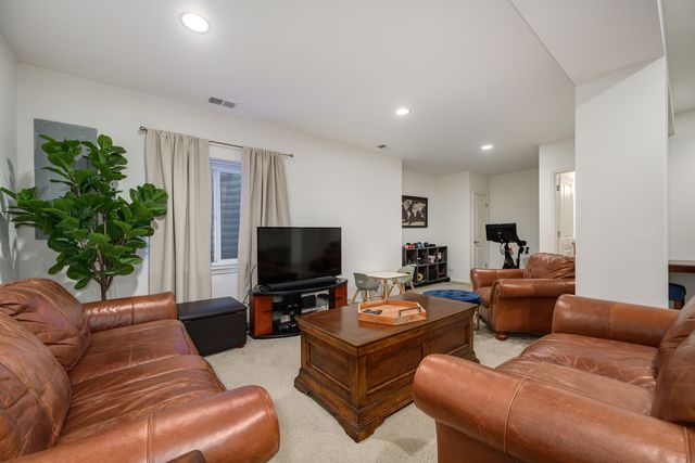 2368 N Brett Lane, Palatine, IL 60074