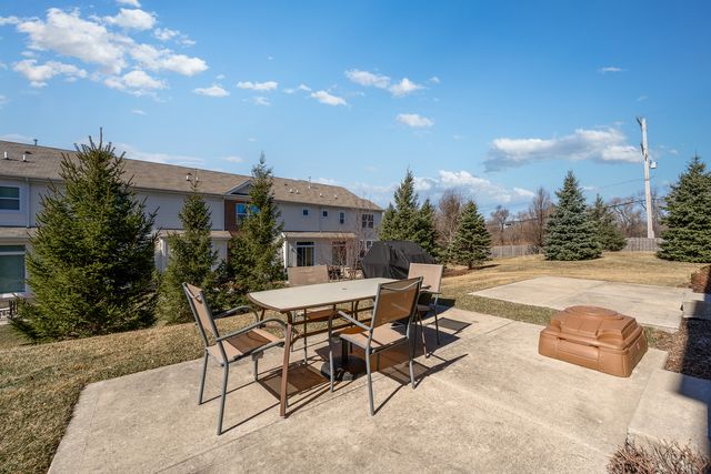 2368 N Brett Lane, Palatine, IL 60074