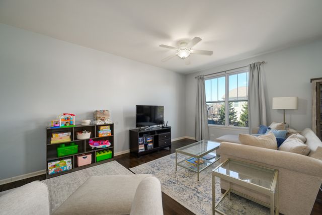 2368 N Brett Lane, Palatine, IL 60074