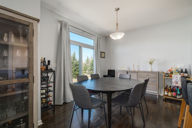 2368 N Brett Lane, Palatine, IL 60074