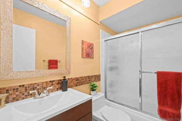 5700 Bates St 6, San Diego, CA 92115