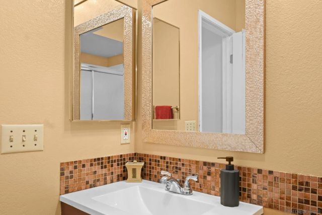 5700 Bates St 6, San Diego, CA 92115