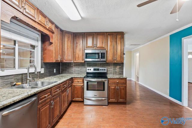 1418 Puckett Avenue, Decatur, AL 35601