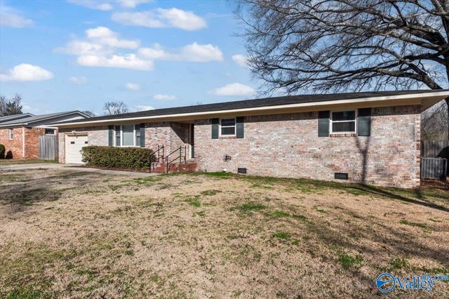 1418 Puckett Avenue, Decatur, AL 35601