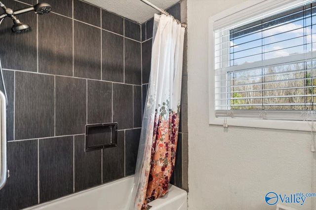 1418 Puckett Avenue, Decatur, AL 35601