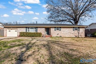1418 Puckett Avenue, Decatur, AL 35601