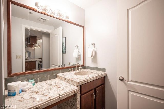 30 Strada Di Villaggio 124, Henderson, NV 89011