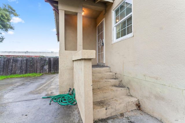417 14th St, Vallejo, CA 94590