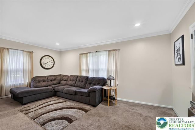 1527 Bayberry Lane, Bethlehem City, PA 18018