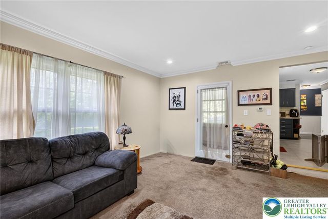 1527 Bayberry Lane, Bethlehem City, PA 18018