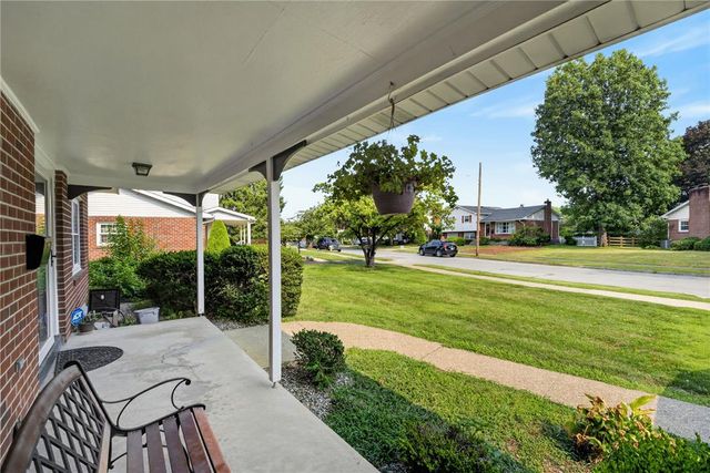 1527 Bayberry Lane, Bethlehem City, PA 18018