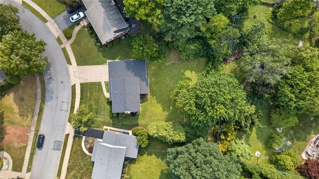 1527 Bayberry Lane, Bethlehem City, PA 18018