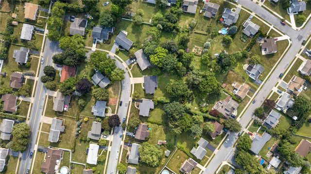 1527 Bayberry Lane, Bethlehem City, PA 18018