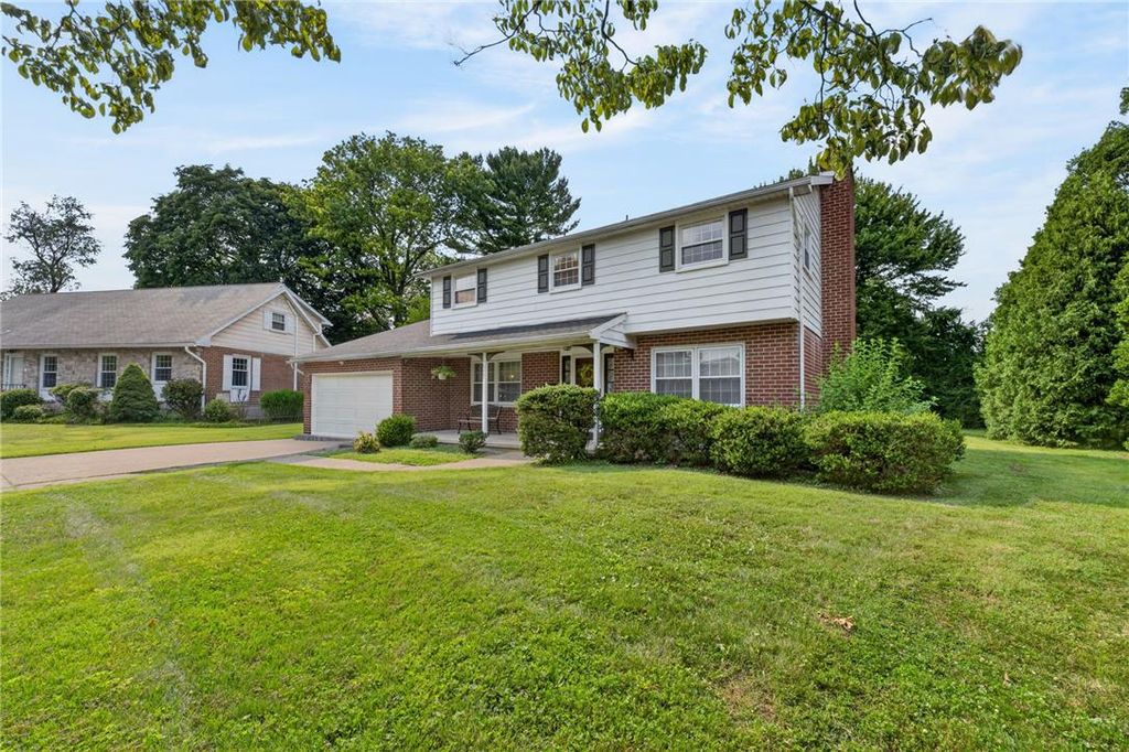 1527 Bayberry Lane, Bethlehem City, PA 18018