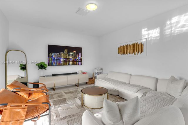 4963 NW 83rd Path 4963, Doral, FL 33166