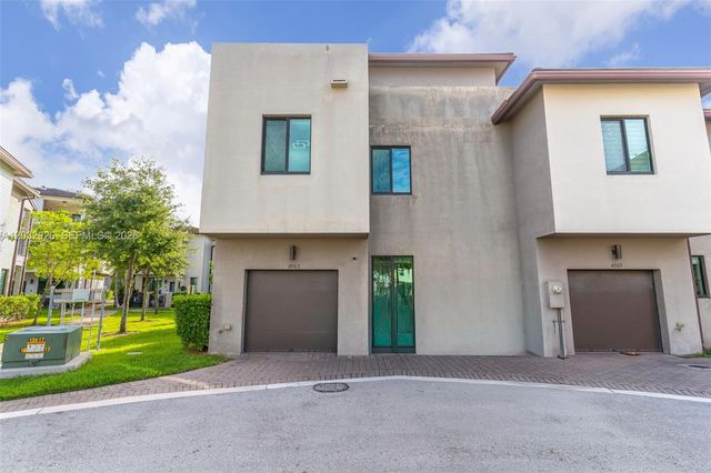 4963 NW 83rd Path 4963, Doral, FL 33166