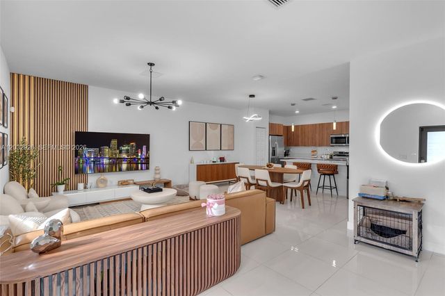 4963 NW 83rd Path 4963, Doral, FL 33166
