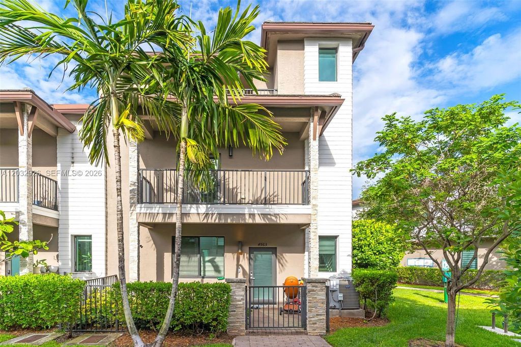 4963 NW 83rd Path 4963, Doral, FL 33166