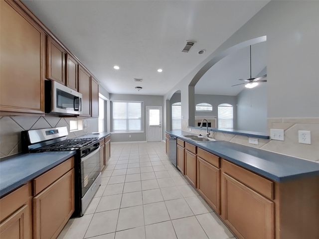 7506 Parkcross Place, Cypress, TX 77433