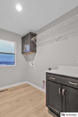 12356 Elk Ridge Circle, Papillion, NE 68046