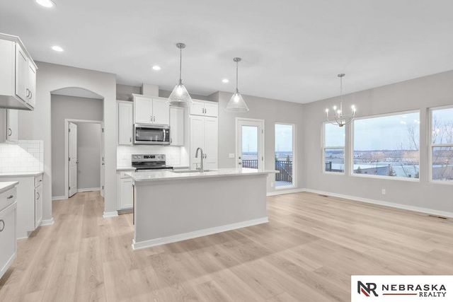 12356 Elk Ridge Circle, Papillion, NE 68046