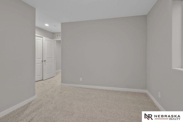 12356 Elk Ridge Circle, Papillion, NE 68046