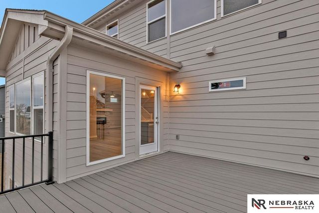 12356 Elk Ridge Circle, Papillion, NE 68046