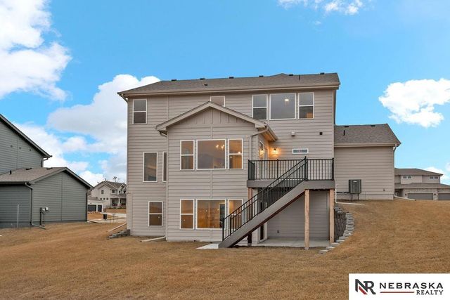 12356 Elk Ridge Circle, Papillion, NE 68046