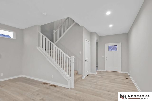 12356 Elk Ridge Circle, Papillion, NE 68046