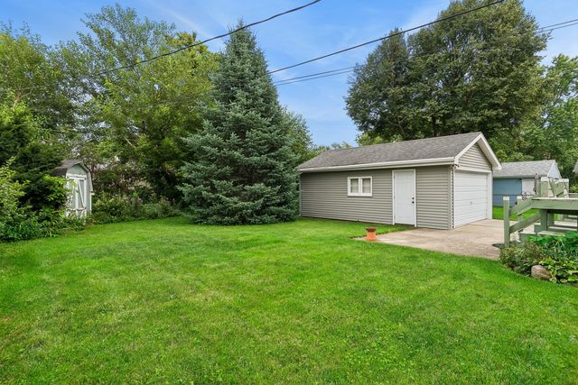 777 Redwood Drive, Aurora, IL 60506
