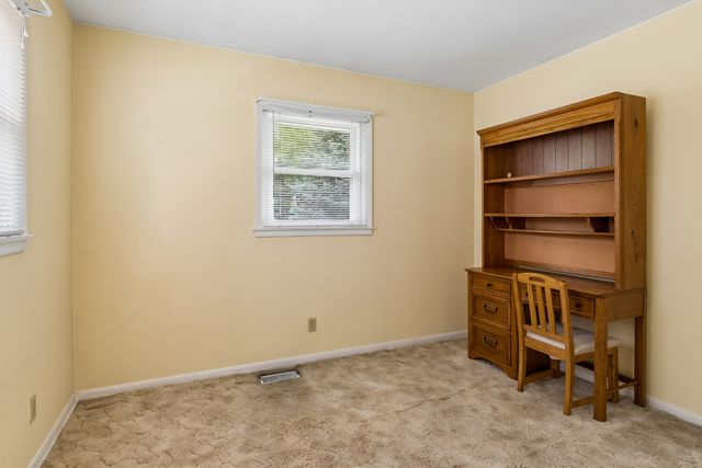 777 Redwood Drive, Aurora, IL 60506