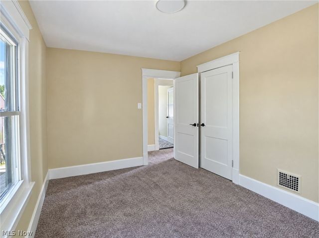 444 Emery Avenue, Youngstown, OH 44507
