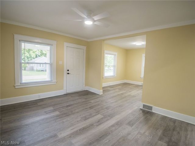 444 Emery Avenue, Youngstown, OH 44507
