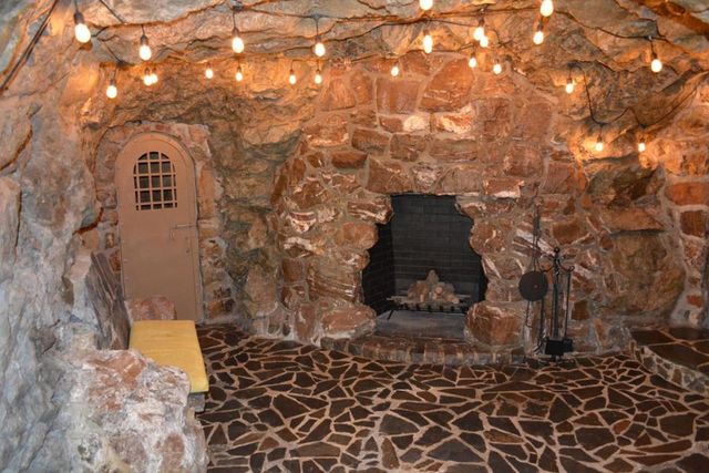 3035 Canyon Road, Burlingame, CA 94010