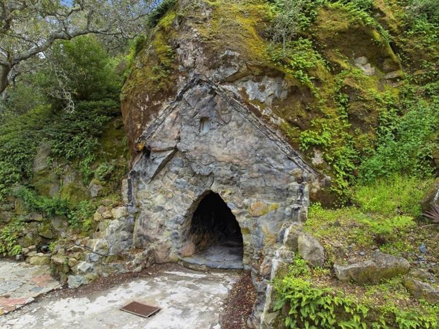 3035 Canyon Road, Burlingame, CA 94010