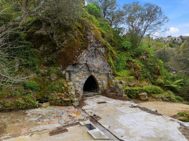 3035 Canyon Road, Burlingame, CA 94010