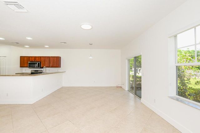 2626 Creekside Drive, Fort Pierce, FL 34981