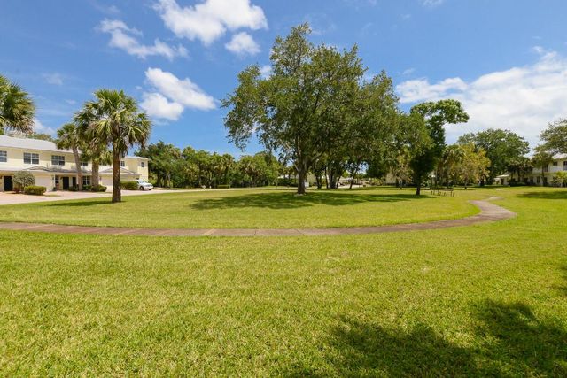 2626 Creekside Drive, Fort Pierce, FL 34981